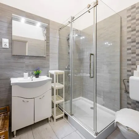 Lejlighed Grand 5 Bedroom By True Estate *