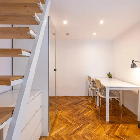 Grand 5 Bedroom By True Estate Budapest