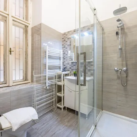 Grand 5 Bedroom By True Estate Lejlighed
